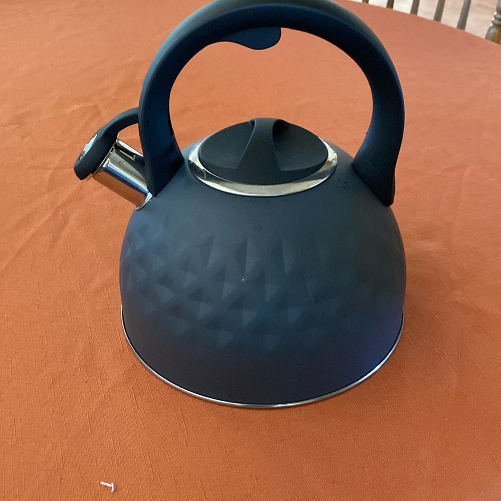 Tea pot